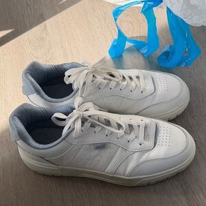 Avia Women's White and blue Sneakers